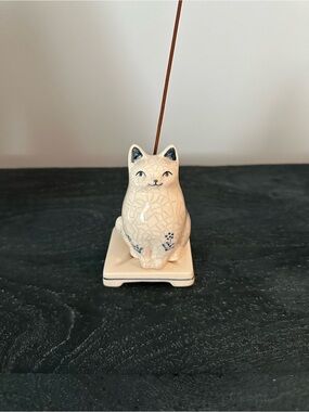 Ceramic White Cat Incense Holder - Decorative Pet Figurine